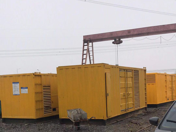 白茅湖农场100kw柴油发电机组每小时油耗？