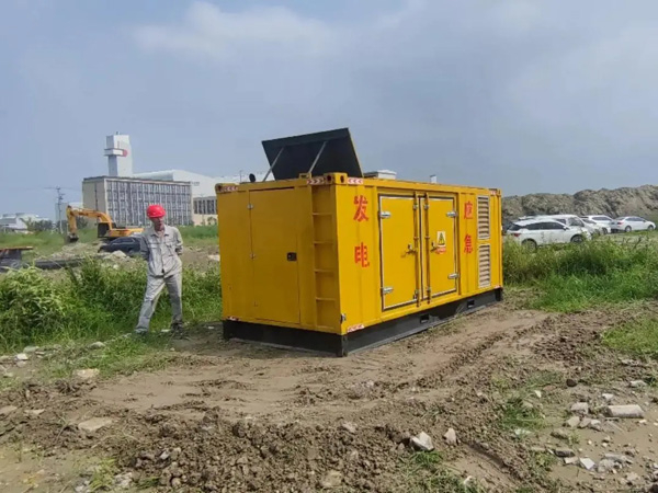 白茅湖农场200KW柴油发电机机组每小时的油耗量受哪些因素影响？