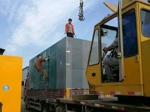 白茅湖农场更换水冷式机油散热器密封件的操作流程是怎样的？